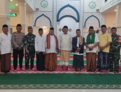 Danramil Glagah Pimpin Safari Ramadan di Tembakon, TNI Hadir Bagi Sembako dan Layanan Kesehatan