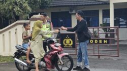 Polsek Bodeh dan AWPB Bagikan Ratusan Paket Takjil Gratis di Depan Mapolsek