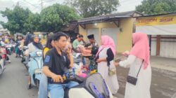 Anggota Koramil 0825/17 Muncar dan Persit KCK Ranting 18 Gelar Bagi Takjil dan Buka Bersama
