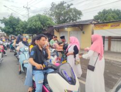 Anggota Koramil 0825/17 Muncar dan Persit KCK Ranting 18 Gelar Bagi Takjil dan Buka Bersama