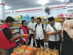 Tim Satgas Pangan Polresta Banyuwangi Bersama Dinas Koperasi Usaha Mikro dan Perdagangan Banyuwangi Cek Bahan Pokok Di Pasar