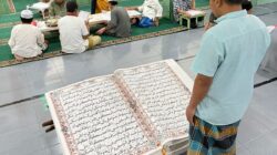 Dari Balik Jeruji, Lahir Mahakarya: Warga Binaan Lapas Banyuwangi Rampungkan Al-Qur’an Raksasa