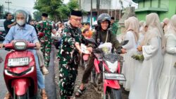 TNI–Persit Rogojampi Berbagi Berkah Ramadhan, Ratusan Takjil Gratis Dibagikan ke Pengguna Jalan