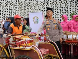 Polres Trenggalek dan Bhayangkari Berbagi Ratusan Menu Buka Puasa Gratis