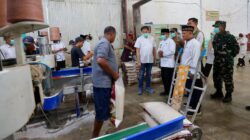 Pantau Harga dan Ketersediaan Bahan Pokok, Wabup Mujiono Sidak Pasar dan Pabrik Penggilingan Beras