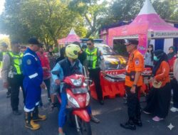 Aksi Sigap Personel Pos PAM Banyuwangi Kota Evakuasi Pengendara yang Membutuhkan Pertolongan Medis Darurat