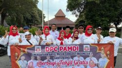 Jelang Buka Puasa, DPC PAMDI Banyuwangi Bagikan Ribuan Paket Takjil Gratis