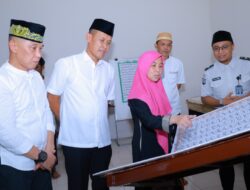 Al-Qur’an Raksasa Karya Warga Binaan Diresmikan, Kakanwil Ditjenpas Jatim : Bukti Kreativitas Lapas Banyuwangi Menginspirasi