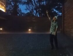 Bukber Berujung Polemik, Wartawan Dilarang Masuk, Aksi Minum Air Hujan Jadi Sorotan