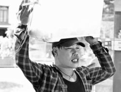 Di Balik Tawa “Mbak Miti”:, Pedagang Keliling yang Gigih Menjemput Mimpi