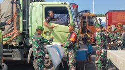 Sopir Truk Dapat Kejutan Pagi, Babinsa Kalipuro Turun Bagikan Bantuan