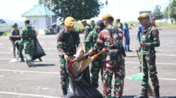 Personel Kodim 0825/Banyuwangi Turun Tangan, Gotong Royong Bersihkan Pelabuhan Bulusan Demi Kelancaran Arus Mudik
