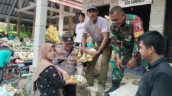 Babinsa Sambirejo Kawal Penyaluran Bantuan BULOG agar Tepat Sasaran