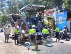 Jalan Rusak di Kepanjen Mulai Diperbaiki, Warga Sambut Baik Upaya Pemkab Malang