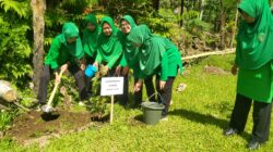 Gerak Cepat Hari Kartini: Persit Ranting 21 Songgon Tanam Ratusan Bibit Pohon di Banyuwangi