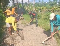 Babinsa Siliragung Turun Tangan: Perbaiki Akses Jalan Hingga Bantu Panen Buah Naga Warga