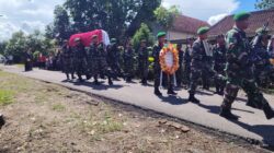 TNI Gelar Pemakaman Militer Penuh Khidmat untuk Sertu (Purn) Rahmad di Muncar