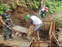 Kapten Kav Andoko Pimpin Langsung Gempuran Beton Di Sungai Binau — TNI Dan Rakyat Bersatu Bangun Jembatan Garuda Yang Akan Ubah Nasib Dua Dusun