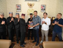 Serahkan Draf Raperda ke DPRD, Pemkab Banyuwangi Uji Coba Aturan Operasional Toko Swalayan
