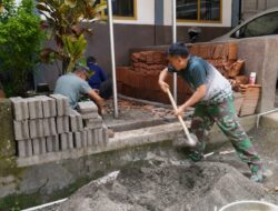 Tingkatkan Kualitas Fisik Siswa, Anggota Koramil 0825-19/Sempu Bangun Sarana Garjas Di Al-Azhar