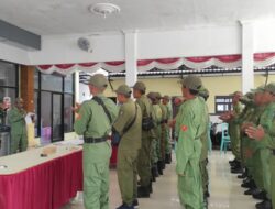 Tingkatkan Kesiapsiagaan Wilayah, Babinsa Serka Madroji Gembleng Anggota Linmas Desa Jambewangi