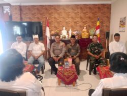Perkuat Kerukunan Umat Beragama, Bati Tuud Koramil Gambiran Dampingi Perayaan Waisak 2026