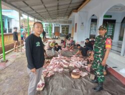 Babinsa Koramil 0825/14 Kabat Kawal Penyembelihan Hewan Kurban, Wujudkan Iduladha Aman dan Tertib