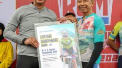 Guntur Priambodo Raih Lifetime Achievement Award di Bromo KOM 2026