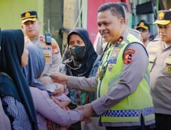 Sentuhan Kasih Polri di Kemayoran: Kakorlantas Wakili Kapolri Salurkan Bansos untuk Korban Kebakaran
