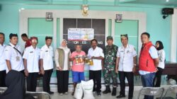 Kasdim Banyuwangi Kawal Penyaluran Bantuan Beras untuk Warga di Kabat dan Srono