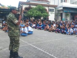 Anggota Koramil Pesanggaran Hadir Sebagai Juri Lomba PBB Antar Kelas SMK PGRI Pesanggaran