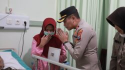 Polres Jember Tebar Kepedulian, Wakapolres dan Bhayangkari Beri Semangat Anggota Sakit serta Purnawirawan
