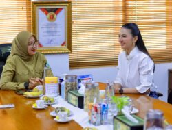 Jelajahi Banyuwangi, Raline Shah Kagumi Tata Kelola Pemeritahan Bupati Ipuk   