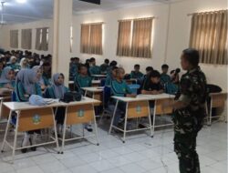 Jelang PKL, Ratusan Siswa SMK Al Azhar Sempu Digembleng Sertu Pindah Mardiono: Disiplin Jadi Kunci Sukses di Dunia Kerja