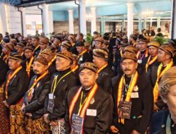 Kirab Malam 1 Suro Keraton Surakarta Tetap Khidmat, ,KRA. Dwi Indrotito Cahyono, SH., MM. Kehormatan Membopong Pusaka