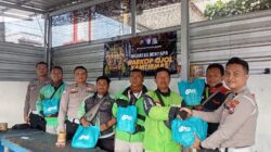 HUT Bhayangkara ke-80, Satlantas Polres Jember Bagi 100 Paket Sembako ke Ojol