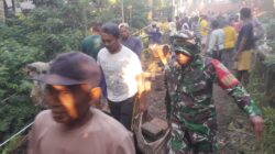 Babinsa dan Warga Gumukcandi Bersatu, Bersihkan Jalan Demi Terwujudnya Jembatan Harapan