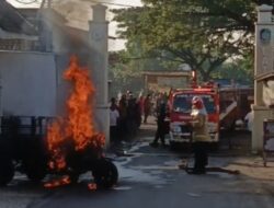 Motor Tossa Terbakar di Banyuwangi, Damkarmat Berhasil Padamkan Api dalam Hitungan Menit