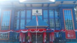 Semarak HUT ke-81 RI, Perumda Tirta Kanjuruhan Bagikan Bendera Merah Putih kepada Masyarakat