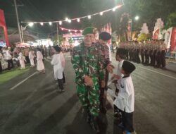 Pasi Ops Kodim 0825/Banyuwangi Hadiri Festival Pawai Lampion Kebangsaan,  Semarakkan HUT ke-81 RI di Banyuwangi