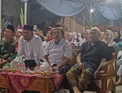 Keluarga Besar Perum Gedong Kertosari Residence Banyuwangi Peringati Maulid Nabi SAW dengan Pawai Endog-Endogan 