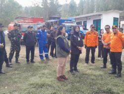 Anggota TNI Kodim 0825/Banyuwangi Turun Pantau Karhutla Ijen, Kondisi Kawasan Dipantau dari Udara