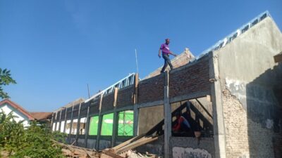 Rehab Berat SDN Kebakalan Porong Disorot, Genset Diam di Kamar Mandi hingga Dugaan Matrial Bongkaran Digunakan Lagi