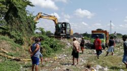 Warga Kedungrejo Swadaya Bersihkan Gunungan Sampah di TPS Terbengkalai, KPB Soroti Sikap Abai dari Pemerintah Desa