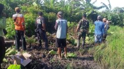 Babinsa Kendalrejo Bersama Tiga Pilar dan Warga Bersihkan Bantaran Sungai