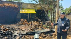 Kebakaran Gudang Sabut Kelapa di Pendarungan Banyuwangi, Kerugian Ditaksir Rp350 Juta