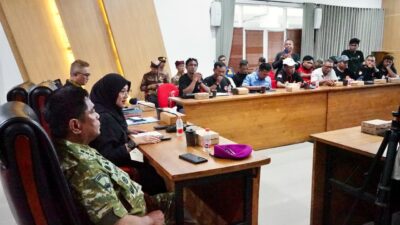 Berlangsung Gayeng, Bupati Ipuk dan Sopir Truk Bahas Solusi Kemacetan Pelabuhan Ketapang