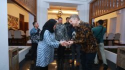 Dubes Australia Terpikat Banyuwangi, Penasaran dengan Blue Fire Kawah Ijen