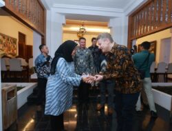 Dubes Australia Terpikat Banyuwangi, Penasaran dengan Blue Fire Kawah Ijen
