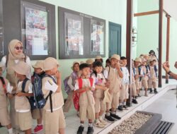 Tanamkan Cinta Tanah Air Sejak Dini, Siswa TK Pertiwi 35 Temenggungan Kunjungi Kodim Banyuwangi